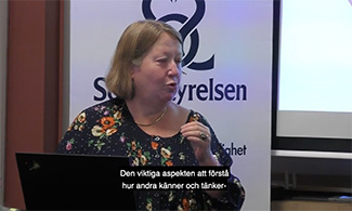 Bild på Kjerstin Almquist som föreläser