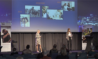 Jessica Lerner och  Frida Johlbring Björk på scen.