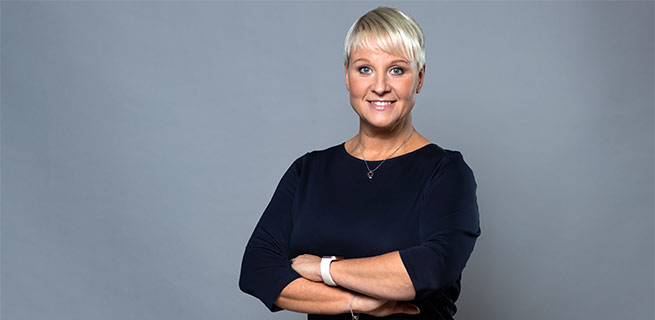 Äldre- och socialförsäkringsminister Anna Tenje